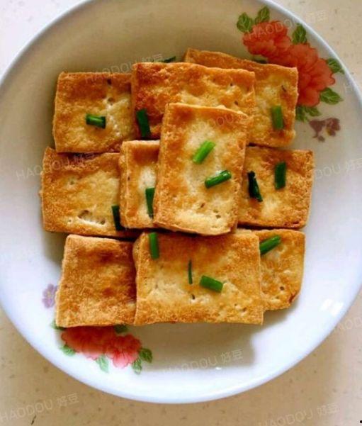 吃瓜少女煎豆腐视频,吃瓜少女教你轻松掌握烹饪技巧